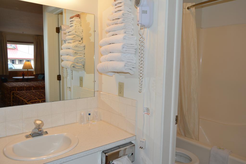 Viking Motel Lindsborg Phòng bức ảnh