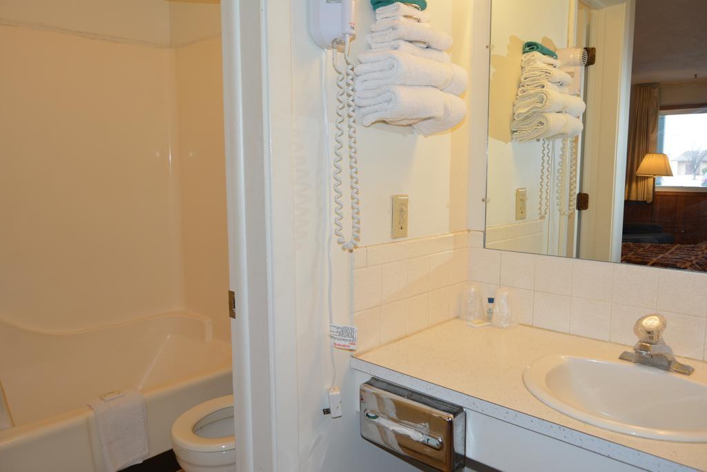 Viking Motel Lindsborg Phòng bức ảnh