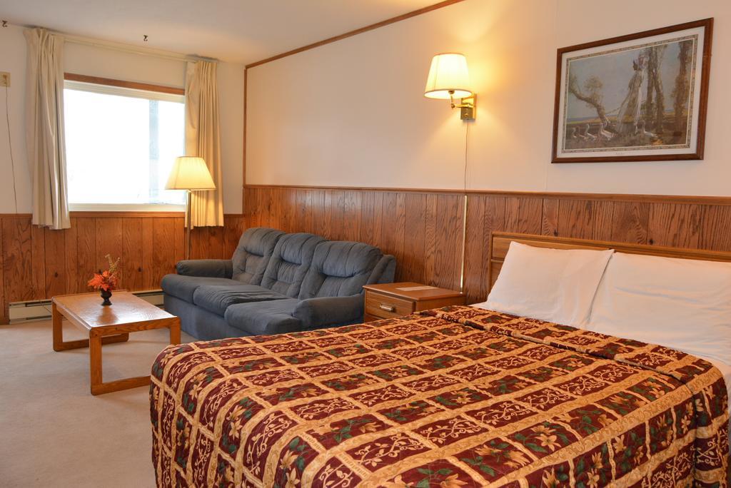 Viking Motel Lindsborg Phòng bức ảnh