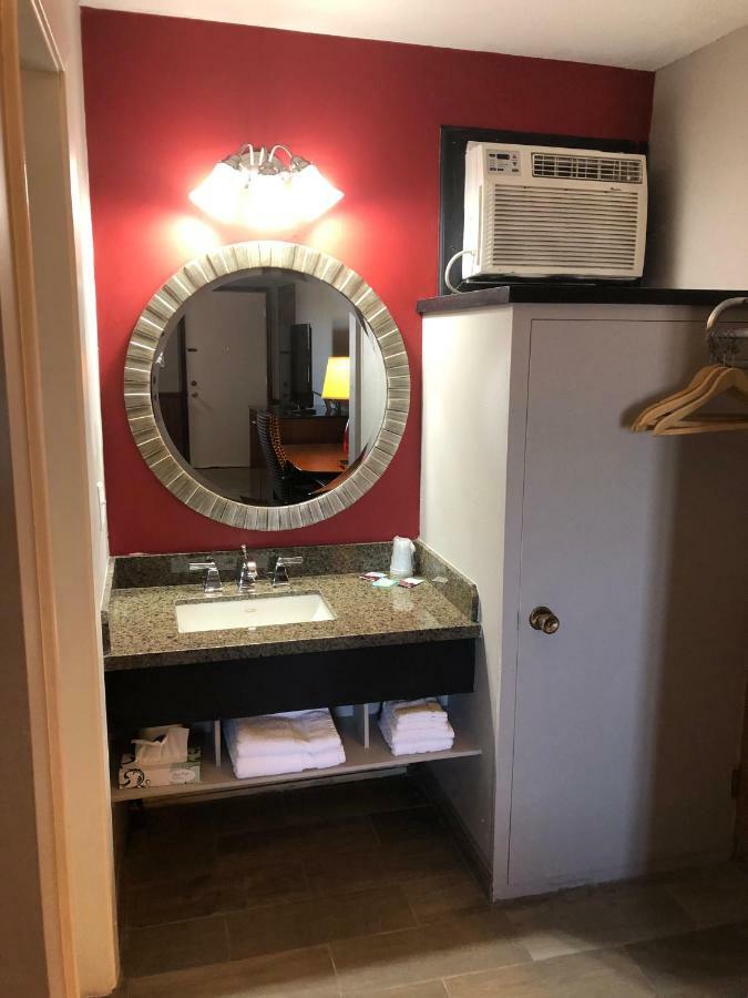 Viking Motel Lindsborg Ngoại thất bức ảnh