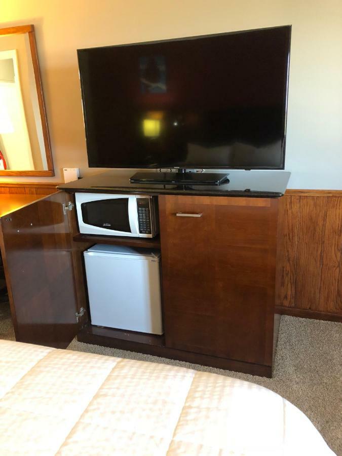 Viking Motel Lindsborg Ngoại thất bức ảnh